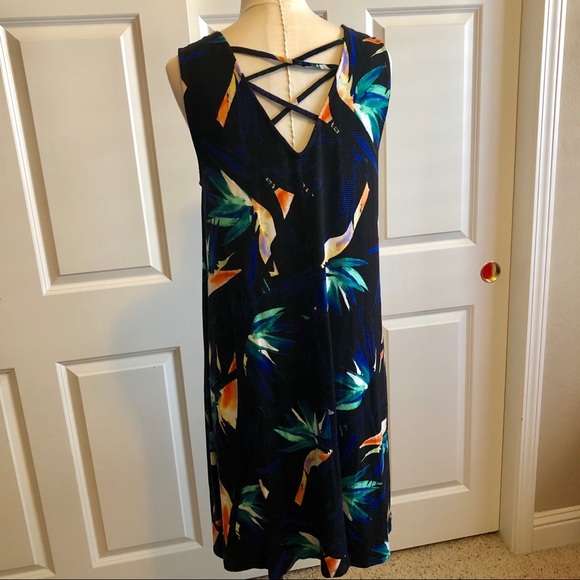 Apt. 9 Dresses & Skirts - Apt 9 tropical paradise floral dress size M